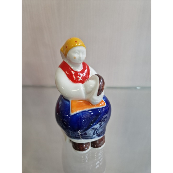 Figura Galos mujer con pandereta