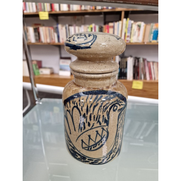 Tarro marrón con detalles azules