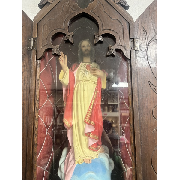 Sagrado corazón, capilla y atril