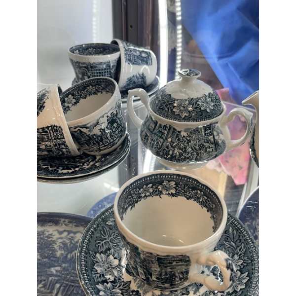 Juego  Royal Tudor Ware Staffordshire