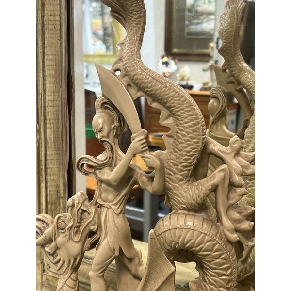 Figura caballero y dragón