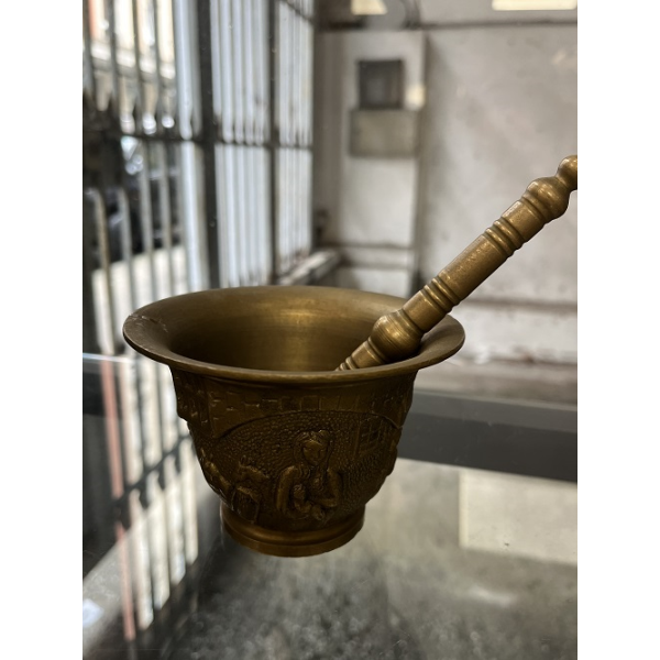 Mortero de bronce