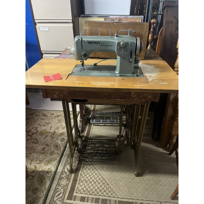 Máquina de coser Refrey