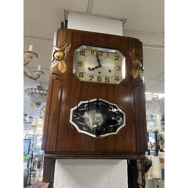 Gran reloj de pared de madera