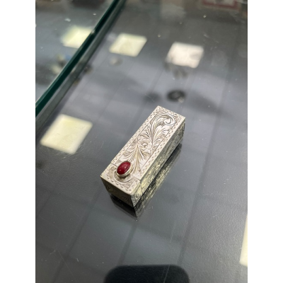 Porta labial de plata